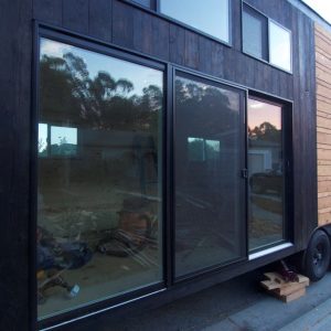 20FT TINY HOUSE GLASS ON WHEEL