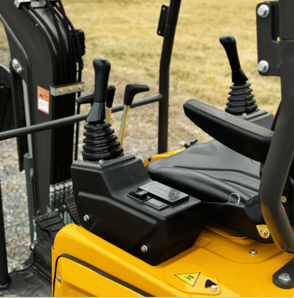 Vote VTW-18 Mini Excavator – Kubota D722 Diesel - Image 7