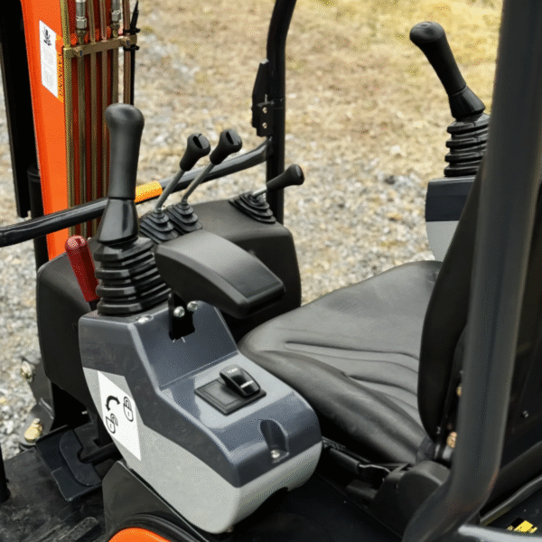 Seisan SE-12 1-ton Mini Excavator – Briggs & Stratton Gas - Image 8