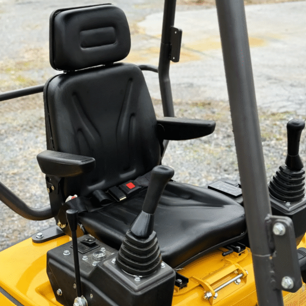 Vote VTW-18 Mini Excavator – Kubota D722 Diesel - Image 6