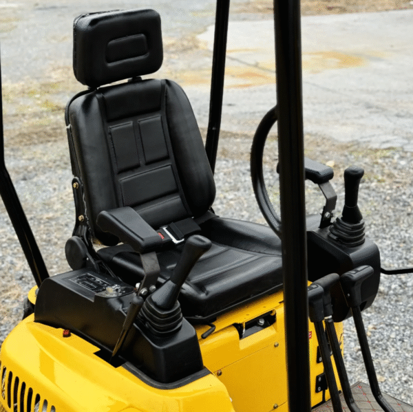 HighTop HT18 Mini Excavator – Kubota D722 Diesel - Image 7
