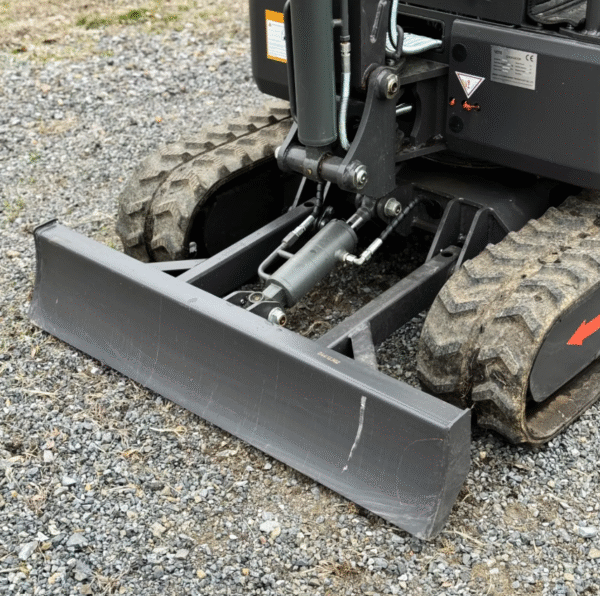 Vote VTW-18 Mini Excavator – Kubota D722 Diesel - Image 4