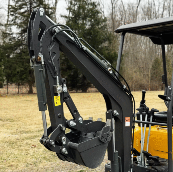 Vote VTW-18 Mini Excavator – Kubota D722 Diesel - Image 3