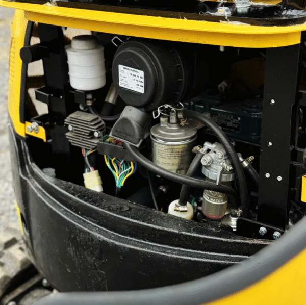HighTop HT18 Mini Excavator – Kubota D722 Diesel - Image 5
